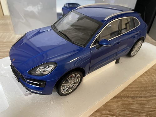 Minichamps 18 - minichamps, 1:18